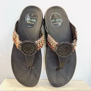 skechers medallion sandals